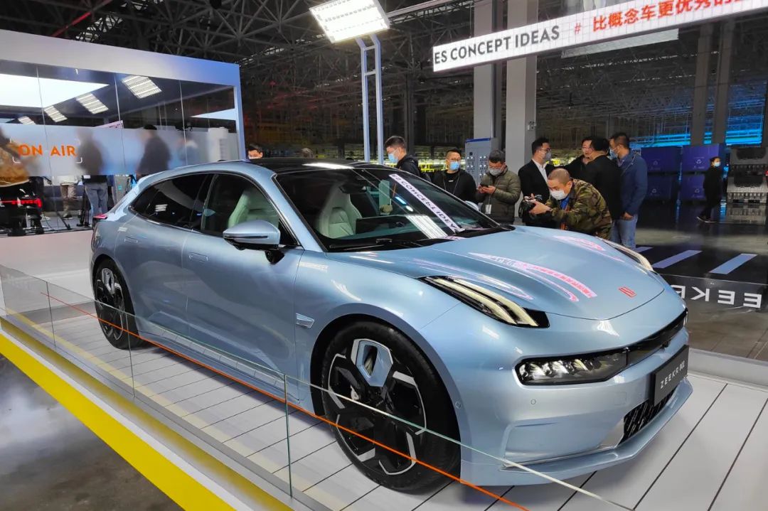 性能车爱好者狂喜：聊聊昨晚的极氪001