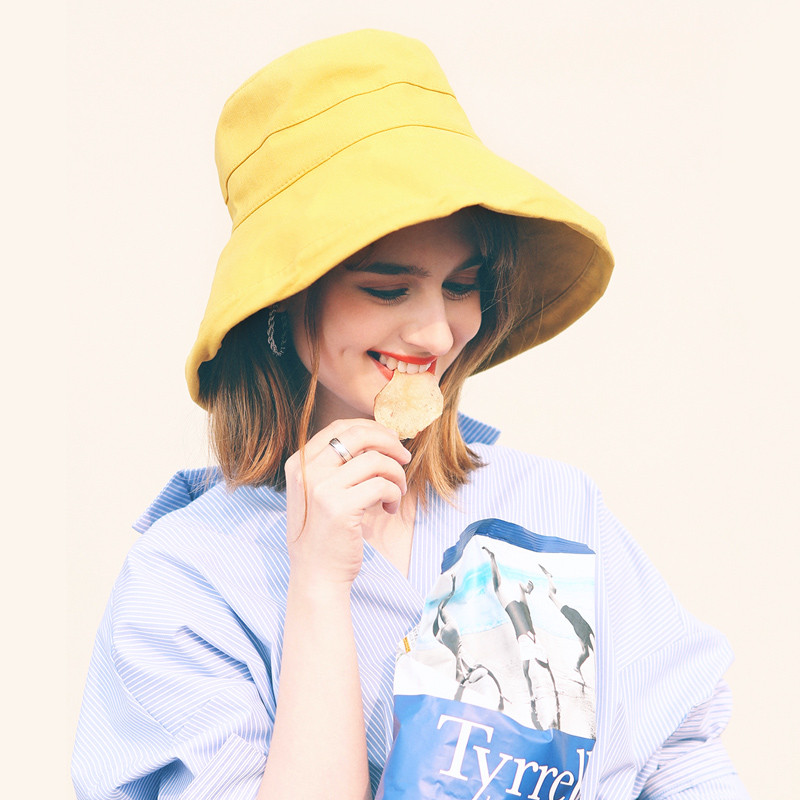 嘿！酷女孩，你的渔夫帽