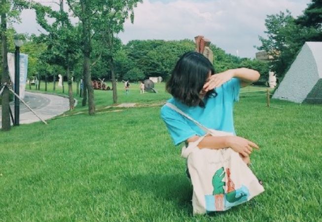 如果女孩子说不快乐要怎么做,不快乐的女生该怎么做