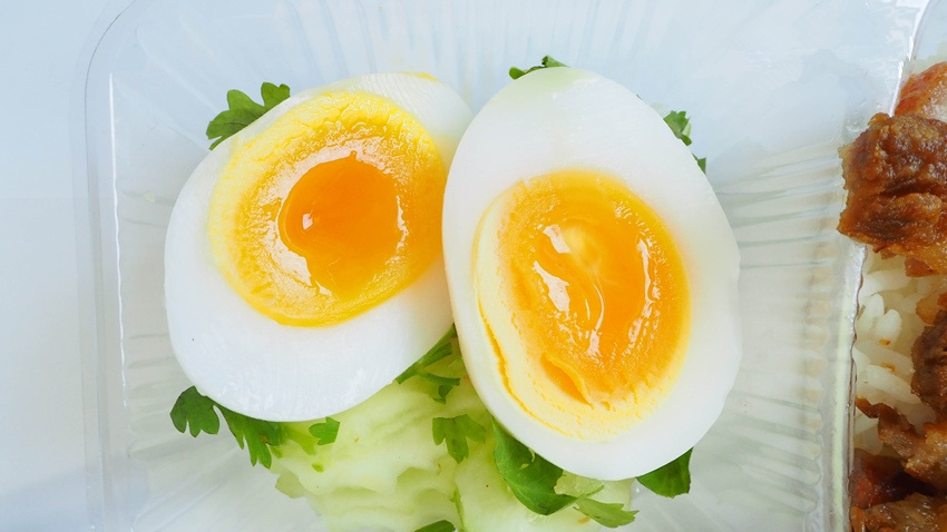 半熟的炒鸡蛋有毒吗,吃半熟蛋有什么危害