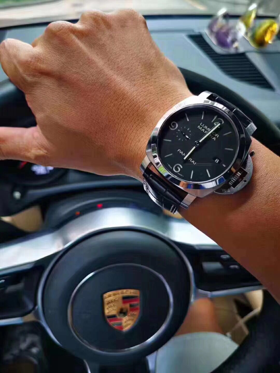 外媒伪装身份混入我国地下工厂，得知技术被我国掌握大发雷霆