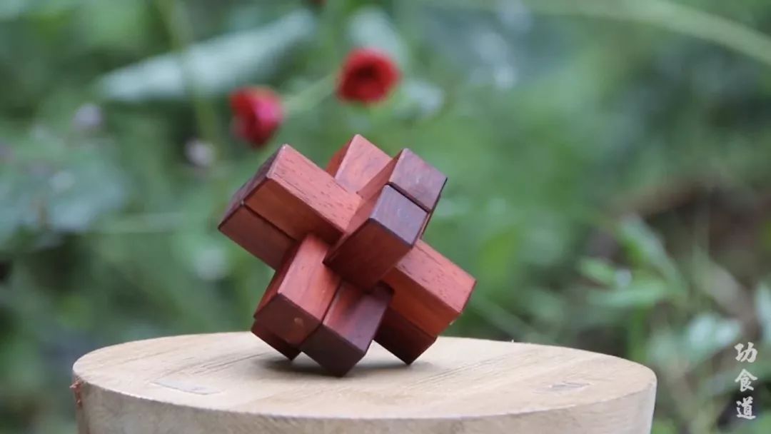 中国老大爷玩短视频,国外获60万粉丝,老外惊呼:这是什么Chinese功夫?