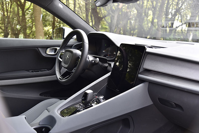 极星2首发版和24款有什么不同,极星2车机芯片