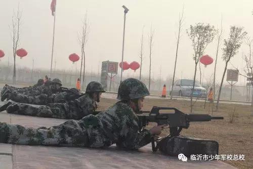 少儿军事夏令营暑假班,军事夏令营助力孩子们实现蜕变