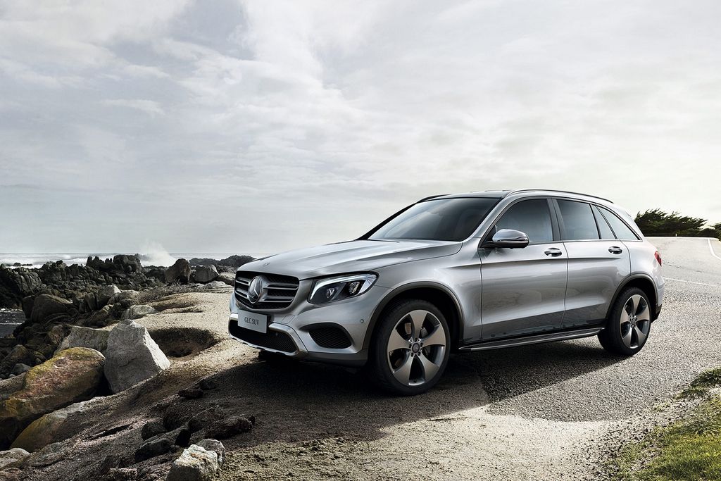 奔驰轿车四驱好还是两驱好,奔驰需要买四驱吗