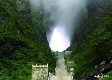 张家界天门山恐高的人怎么玩,张家界天门山好玩不好走怎么办