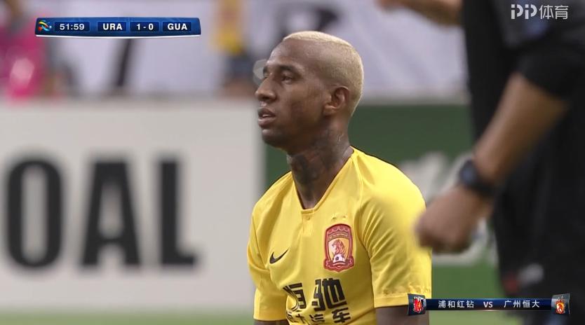 塔利斯卡灾难表现：射门直飞看台+被直接抢断郑智都看不下去