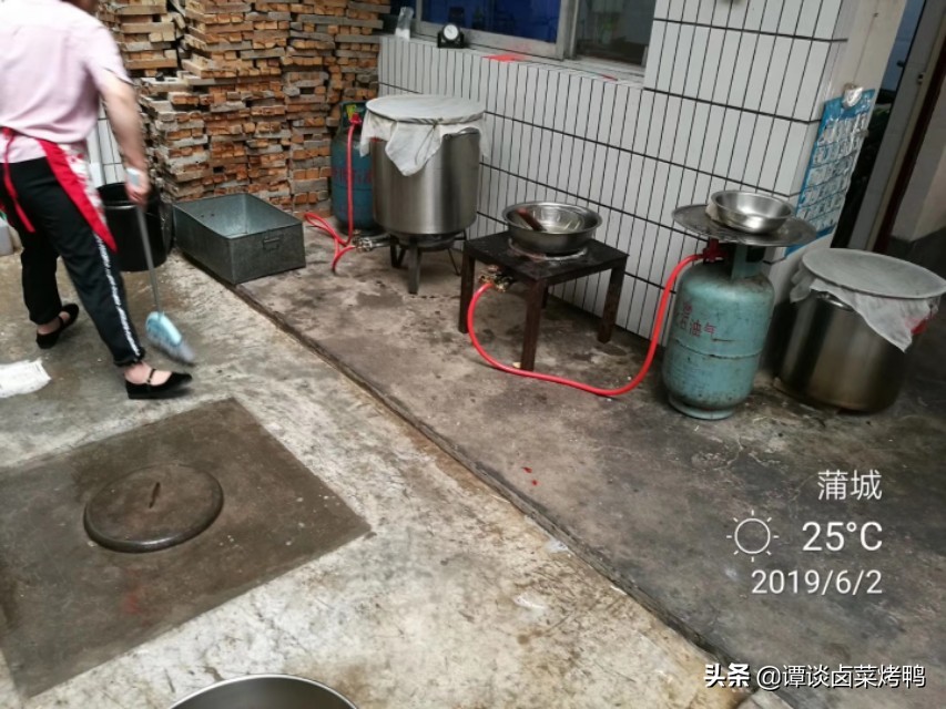 熟食店适合用哪种灶具,开卤菜店怎么选位置