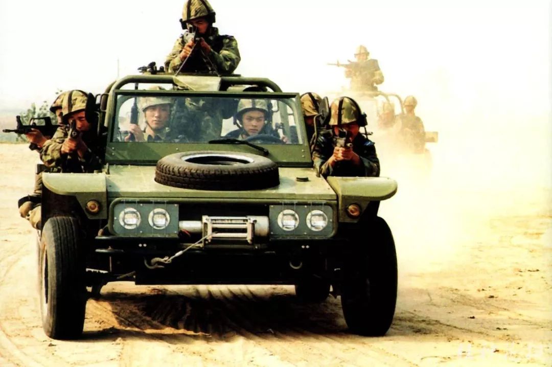驰骋天地的空降兵“万能战车”，竟然源于另一款经典装备