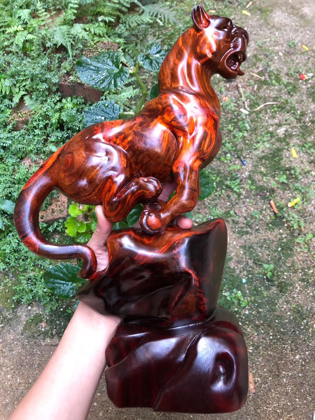 现在木雕值不值得买,买木雕注意啥