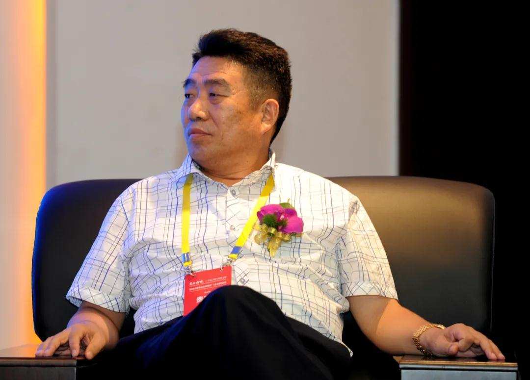 河南穷小子逆袭成首富,穷小子逆袭变亿万富翁后续