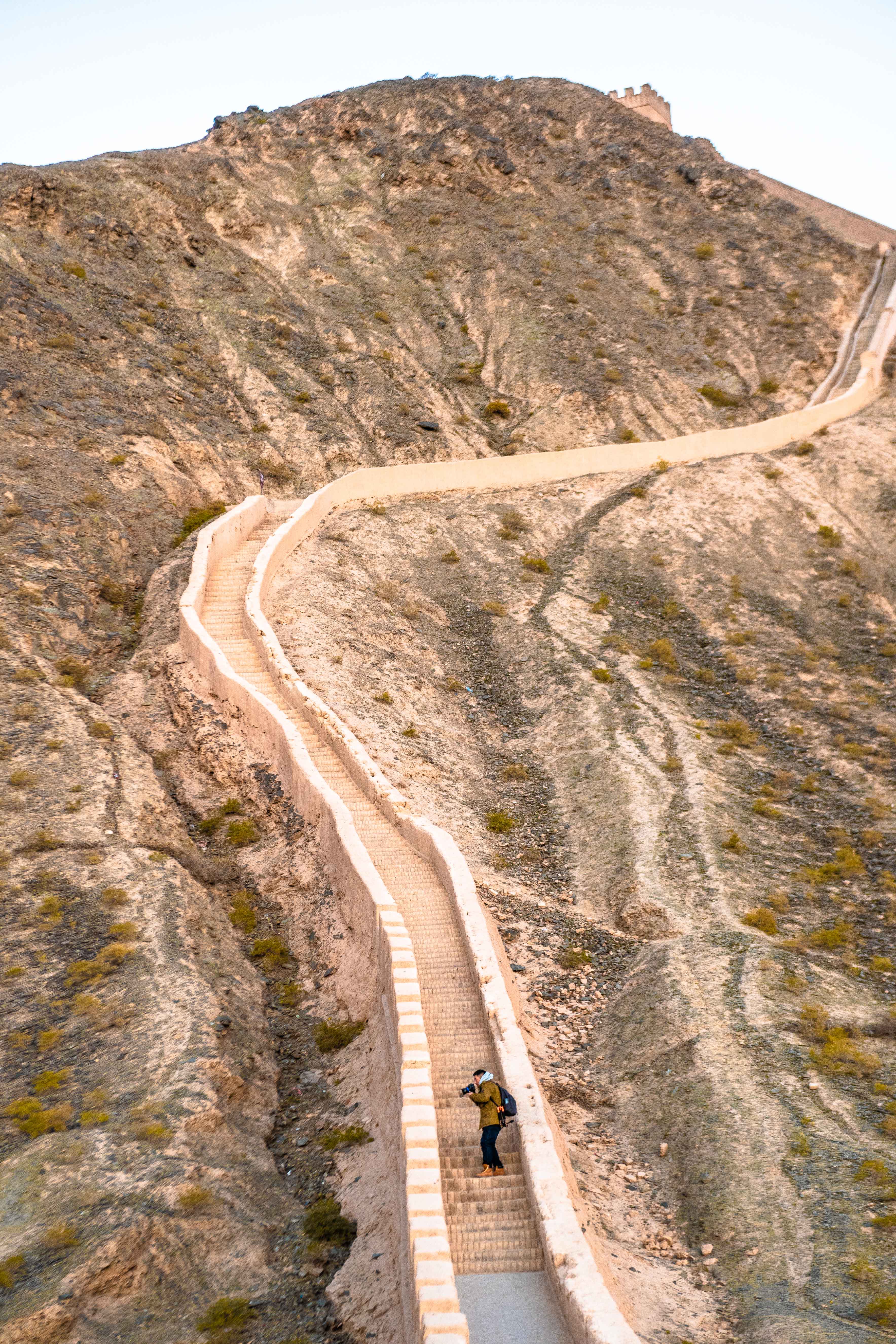 中国最难爬的悬崖,攀登最难爬的长城图