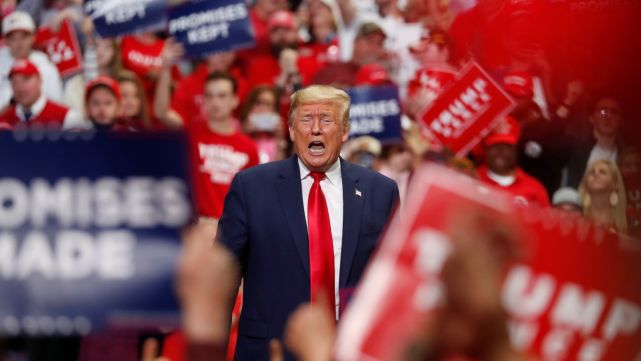 报名参加特朗普*会集**的美国民众需同意：感染新冠责任自负