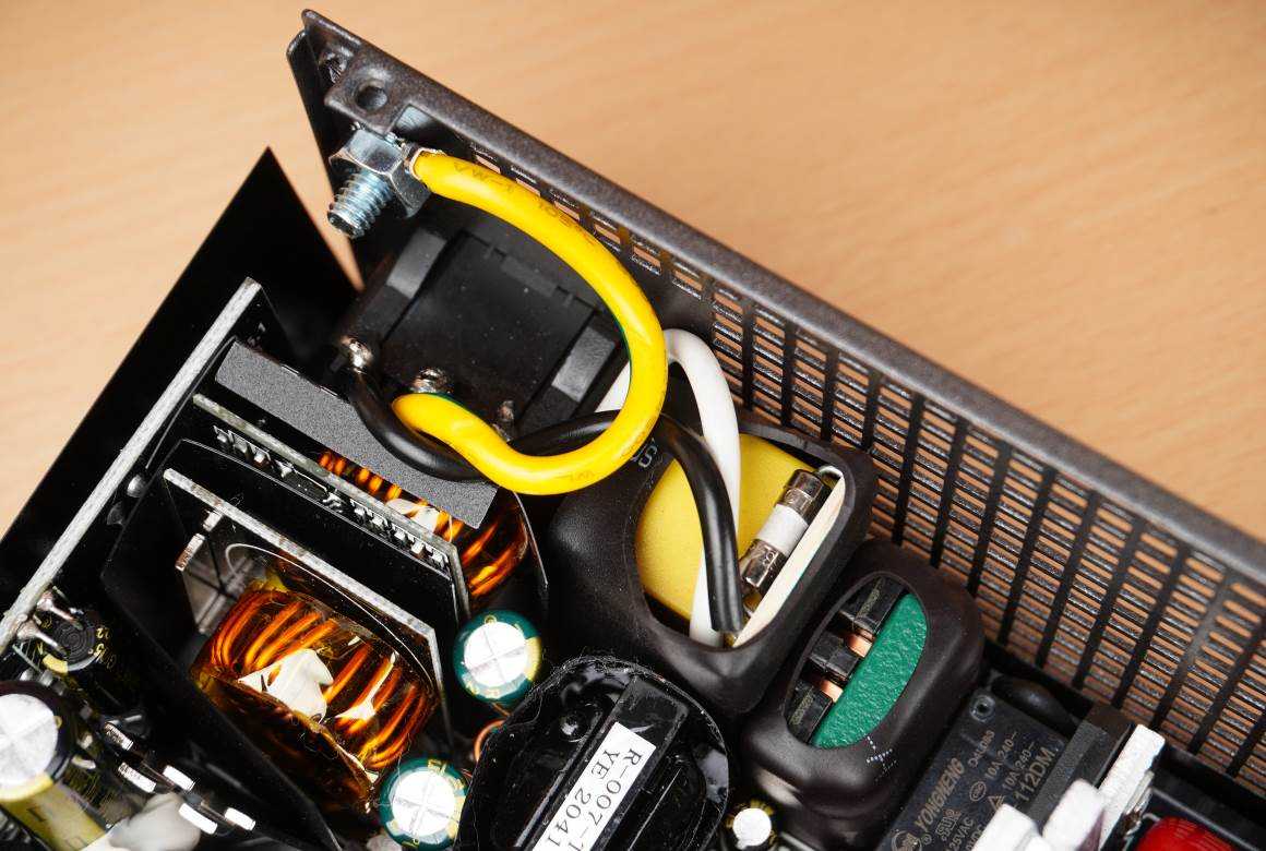 先马趣造最佳搭档，先马金钻650MSFX电源开箱拆解