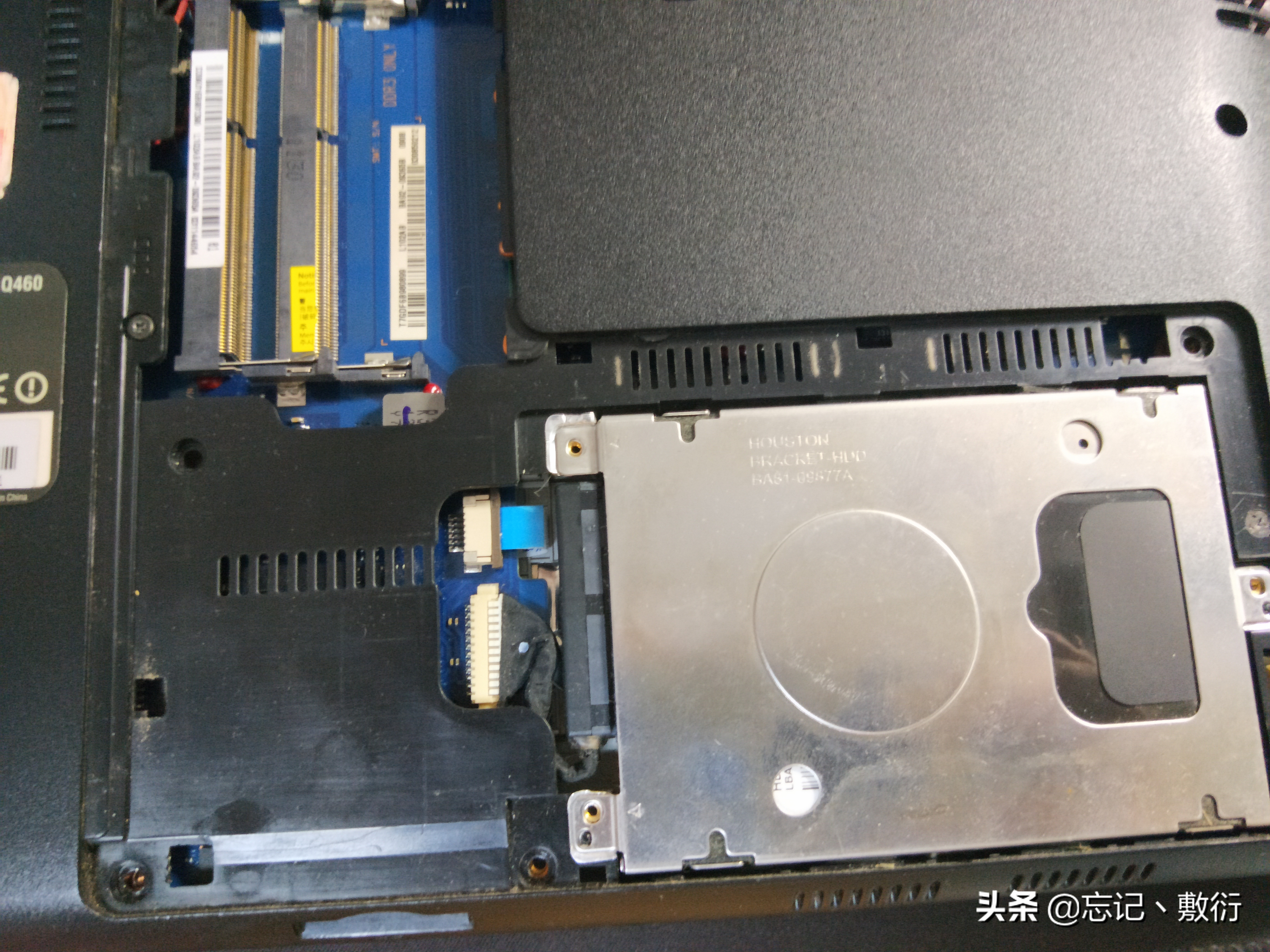 更换三星笔记本(q460)键盘,为了换个键盘把整个笔记本拆了稀碎