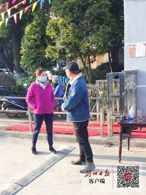 当好疫线排头兵守住群众安全线,战疫先锋担使命共克时艰护民安