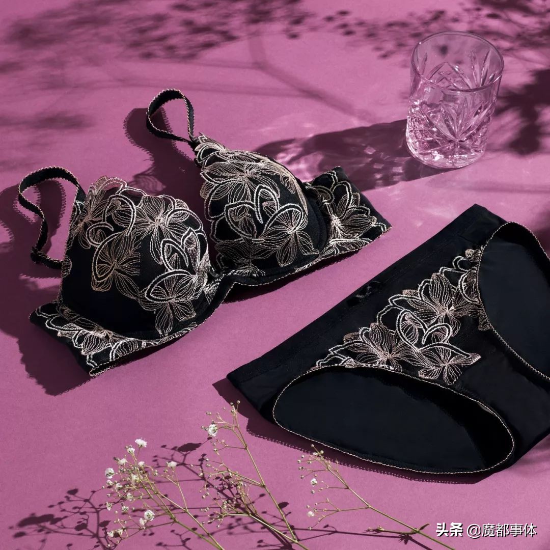 减脂不瘦胸的小秘密|黛安芬快闪店体验“梦幻水盈秘境...