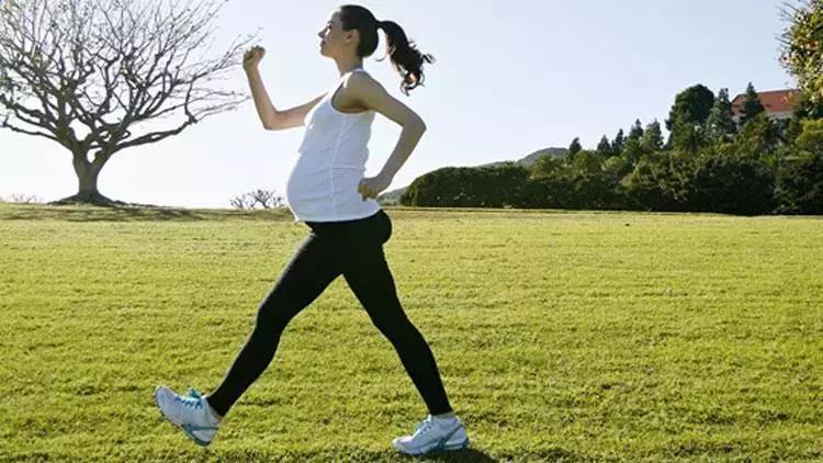 孕期想要睡得好试试这4招,安然度过孕期的方法