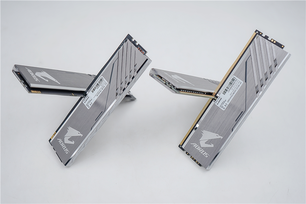 追风者217xe可以装几个硬盘,追风者pk217xe风道解析