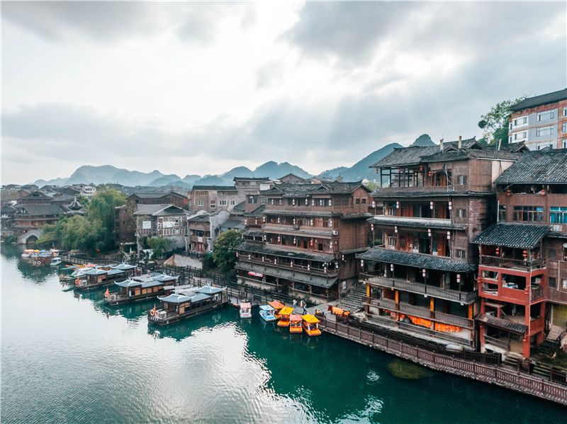 贵州除了千户苗寨还有其他玩的吗,贵州千户苗寨外的古镇