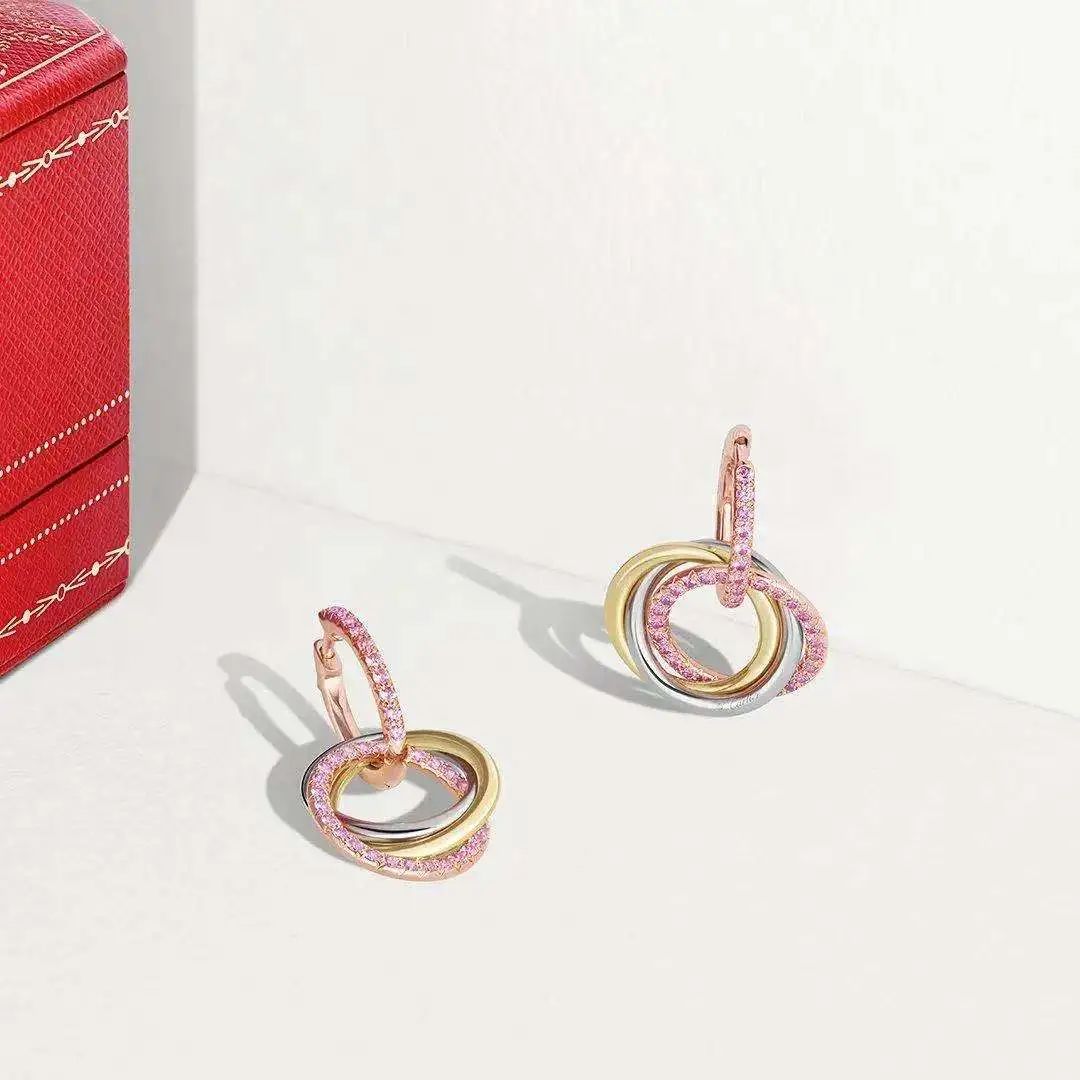 RR·TRENDS|赏浪漫诗词，看腕颈星光