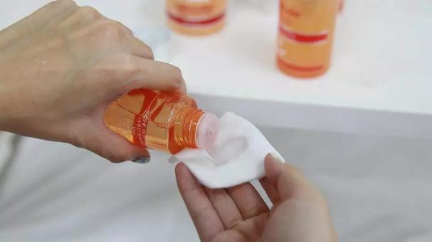 解决顽固黑头轻松去除草莓鼻,祛闭口粉刺草莓鼻