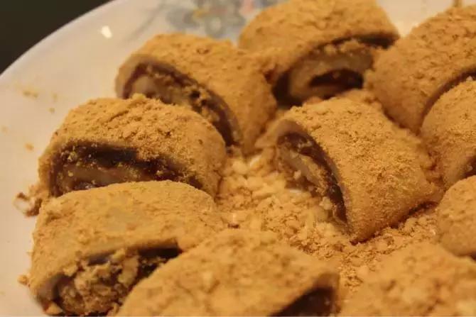 天津特色美食天津煎饼果子 (天津风味小吃三绝)