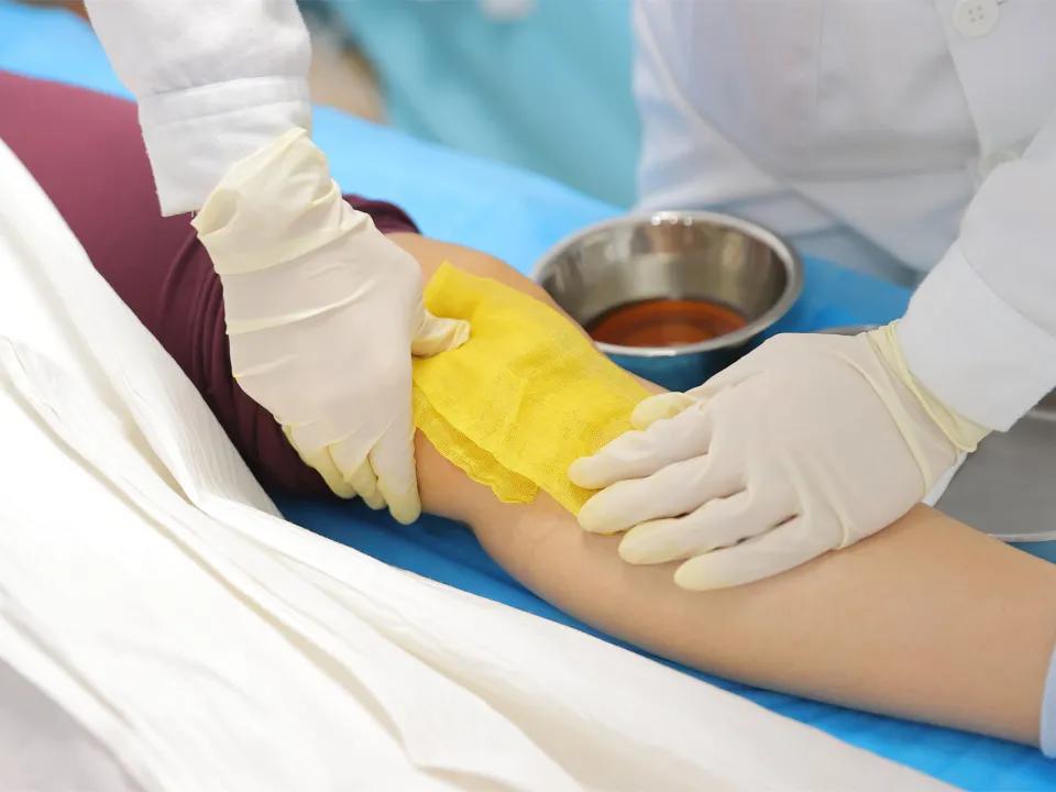 探访省中医院中医传统特色疗法中心