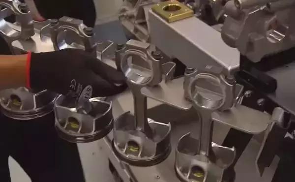 挖机发动机为什么不用国产的,挖机发动机动力不足的故障原因