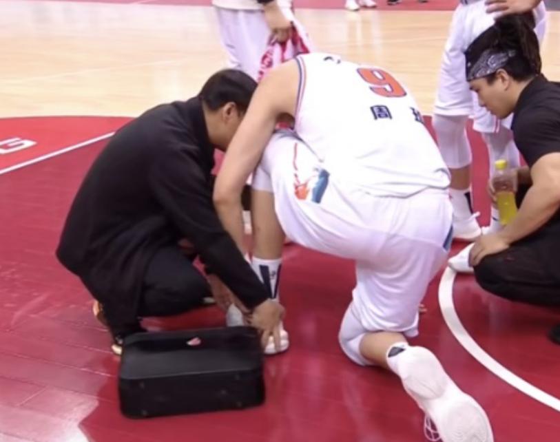 睢冉山东男篮对比,睢冉丁彦雨航对决