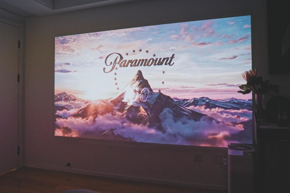 只会用投影办公看电影?看看90后都在如何花式玩转微型投影