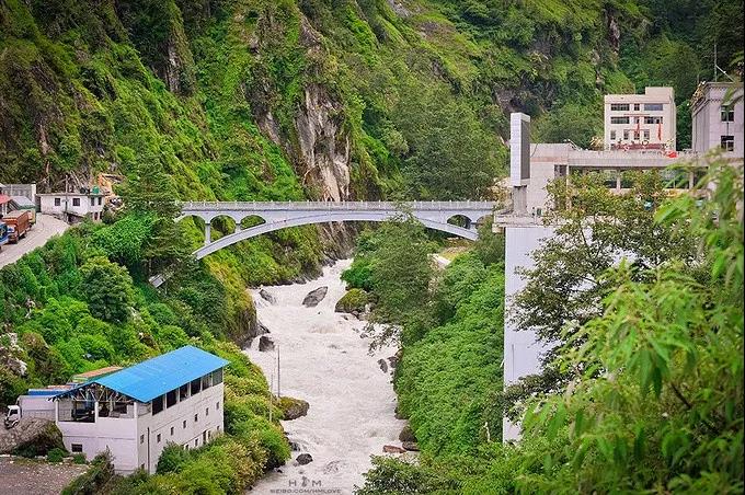 酸奶糊,酸奶湖6月份风景