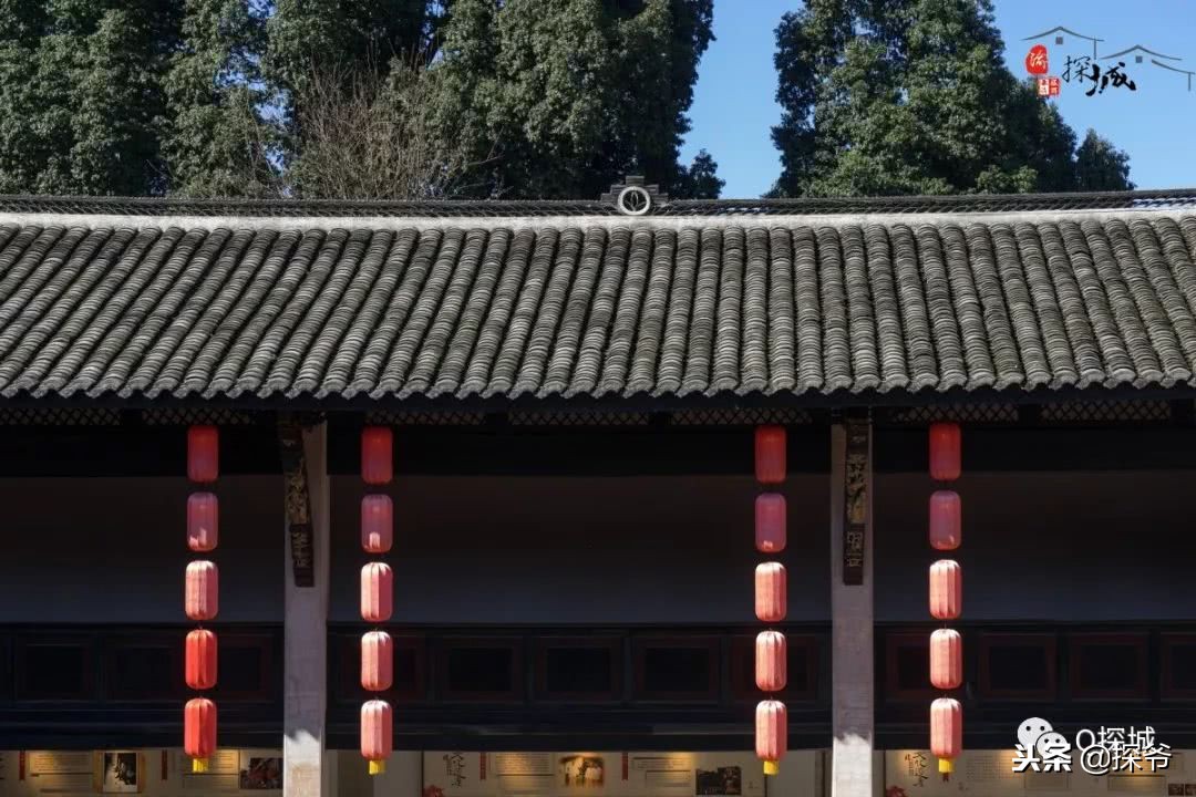 重庆小故宫红墙,重庆魔鬼山城一日游