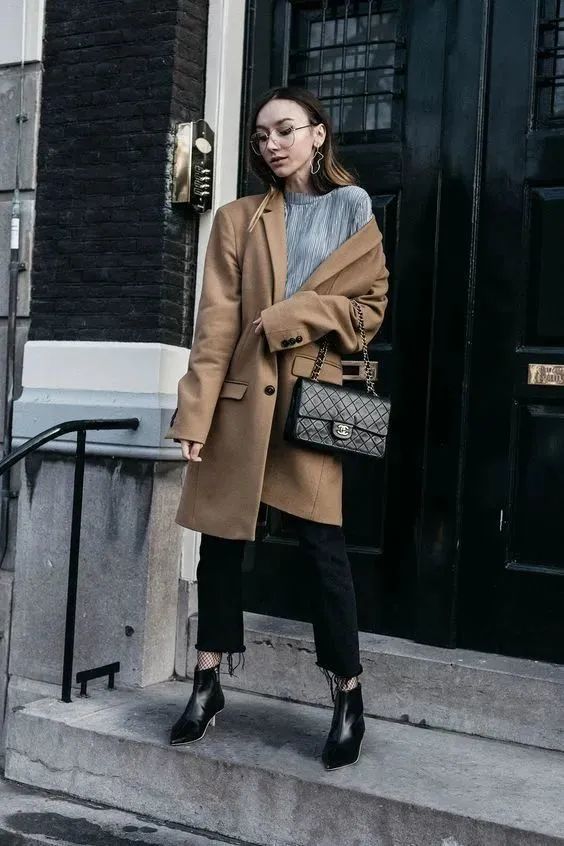 驼色大衣多种风格穿搭攻略,驼色大衣的高级感穿搭示范
