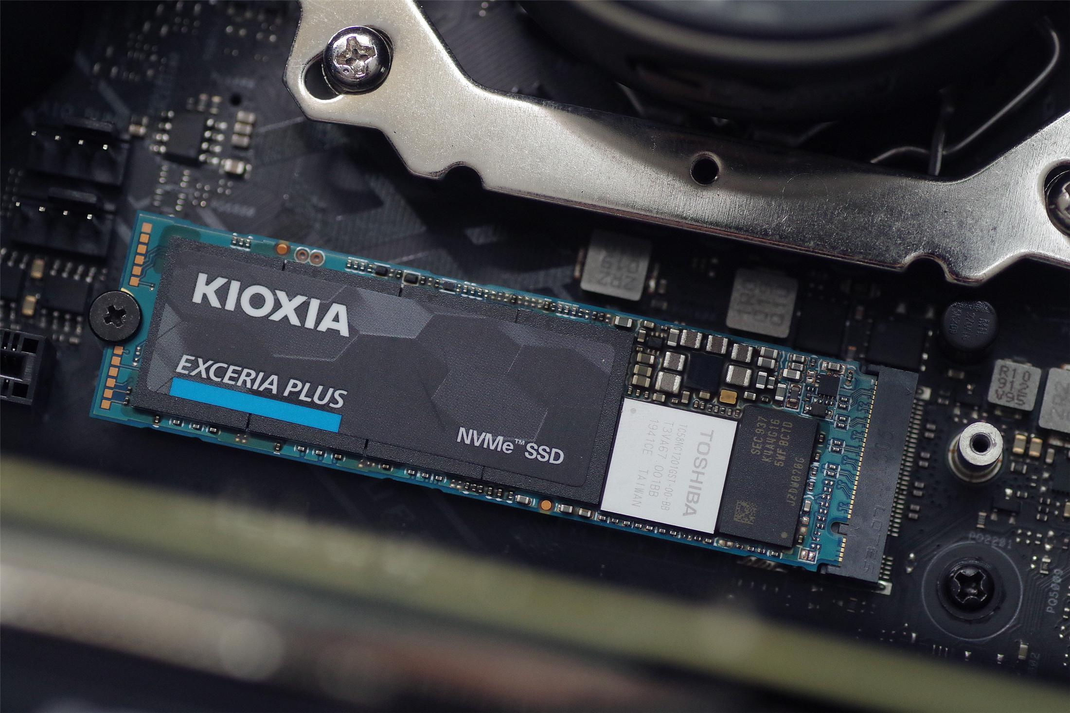 固态硬盘选东芝还是铠侠好,东芝ssd为什么改名铠侠