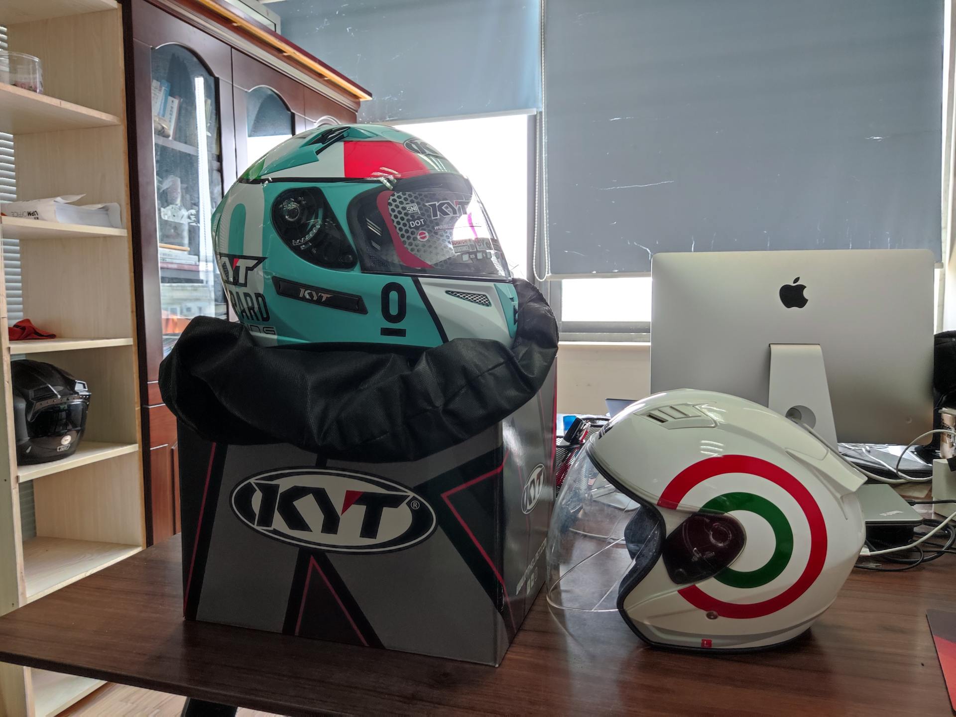 铃木uy125买车送头盔吗,铃木uy125头盔推荐便宜一点的