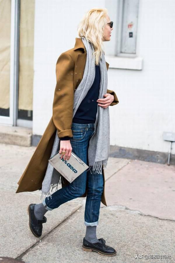 杨幂穿打底袜好看吗,杨幂穿长筒袜的穿搭