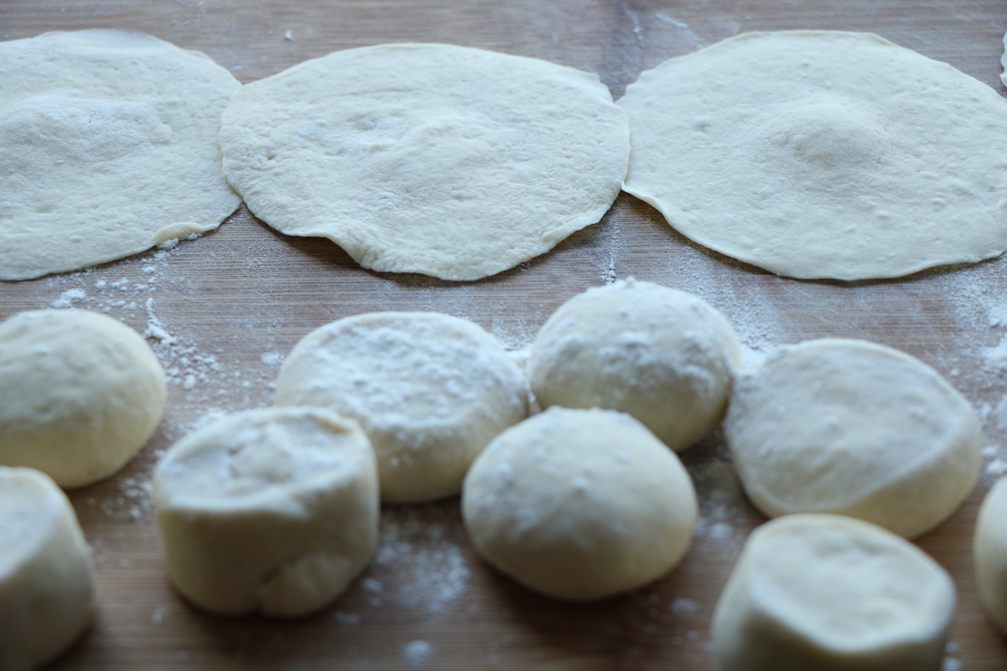 四川巴中正宗酱肉包的馅料全过程,茄子洋葱酱肉包馅料最正宗的做法