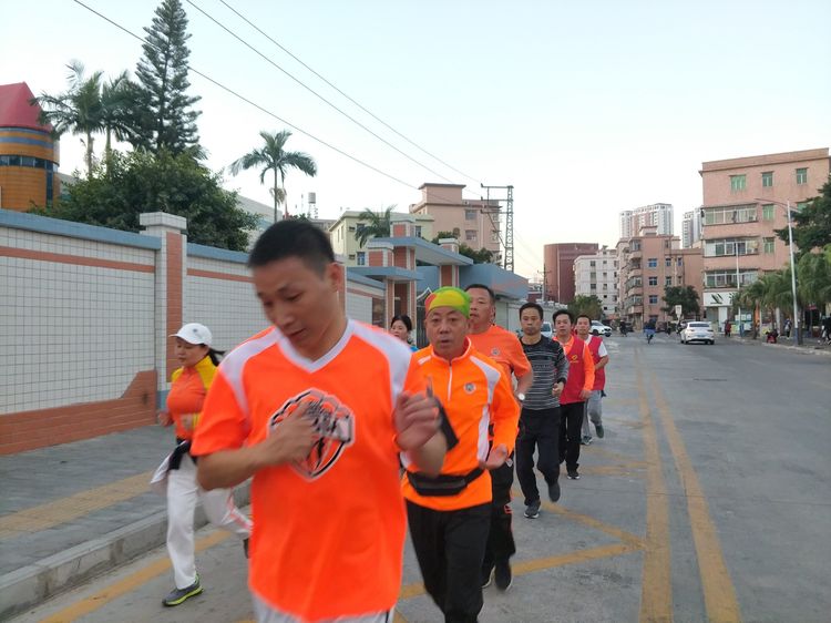 魅力深马,微马同行!六约微马助力深圳国际马拉松