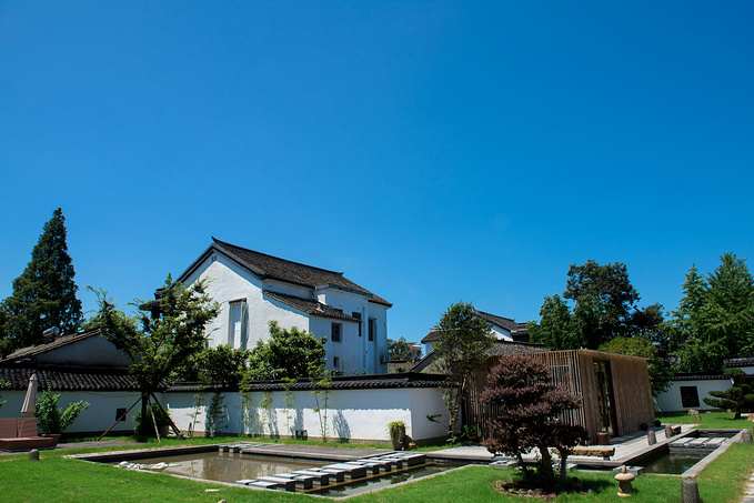 初夏品风凉饭，南北湖商玉客栈，推窗有山水