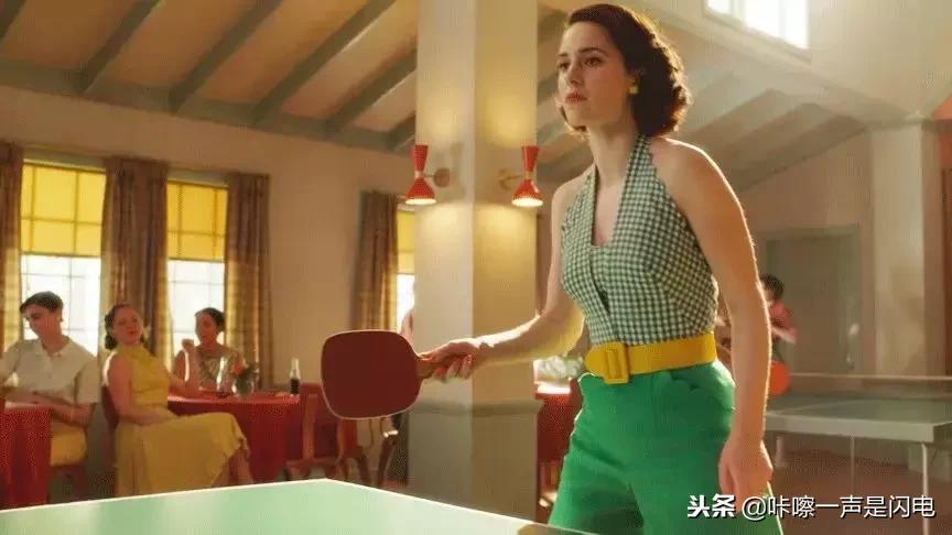 来认识一下宇宙第二时尚博主|5000件衣服只够穿一季