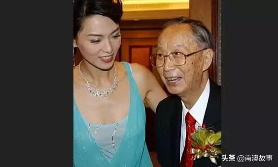 十三年白手起家,从13元起家到百亿商业帝国