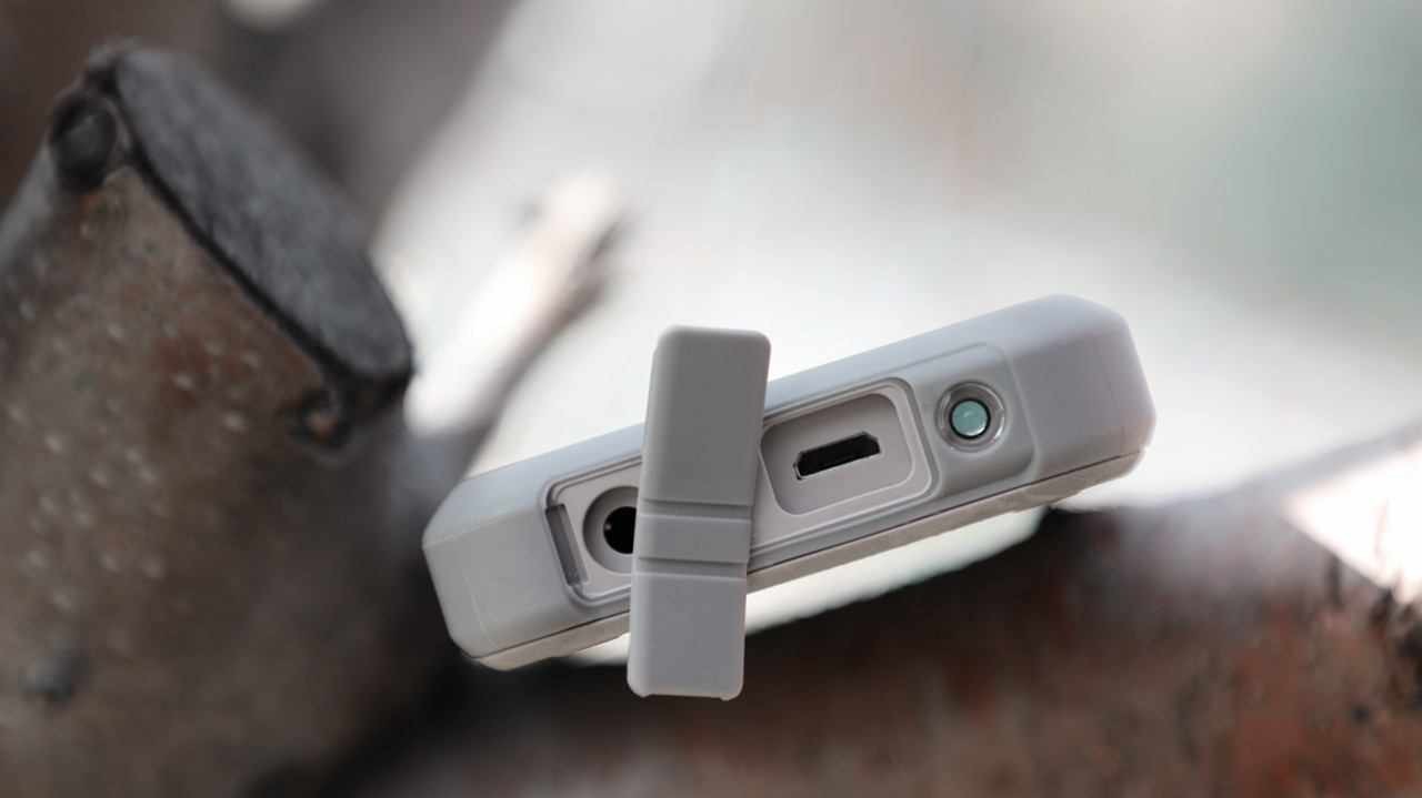 诺基亚三防手机nokia800测评,诺基亚800三防最新消息