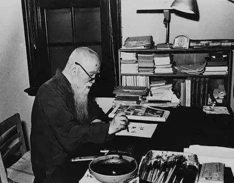 他醉酒后题字：“不可随处小便”，醒后重新排序，竟成为至理名言