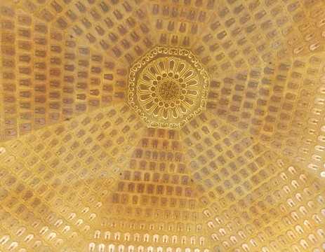 跟西湖有关的雷峰塔故事和信息,雷峰塔故事原版