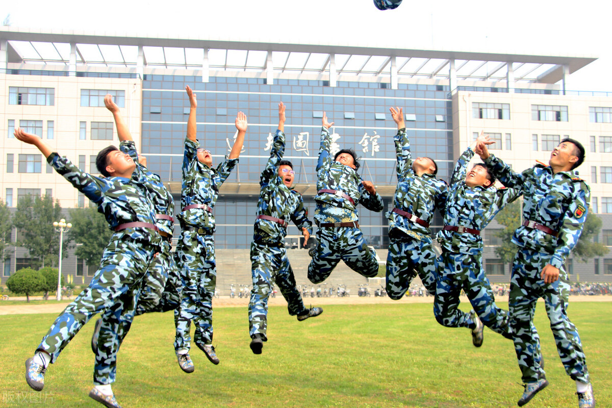 军训虽苦机会难得且行且珍惜,惜时如金高中