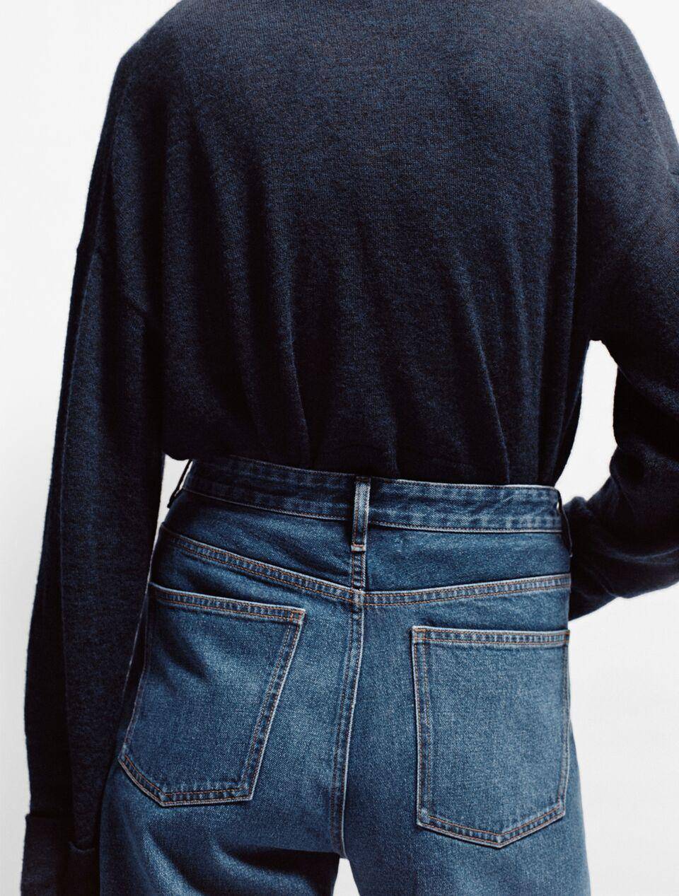 修身牛仔裤也能穿出性感气质,什么款式的牛仔裤又潮又好