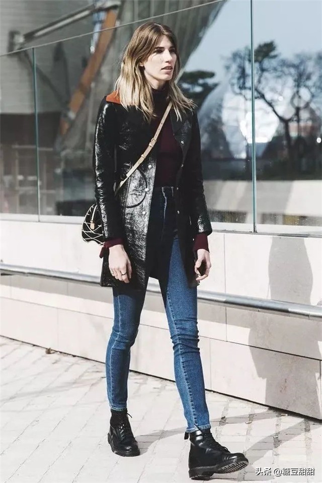 今年流行马丁靴还是老爹鞋,有品位的女人该放弃羽绒服了