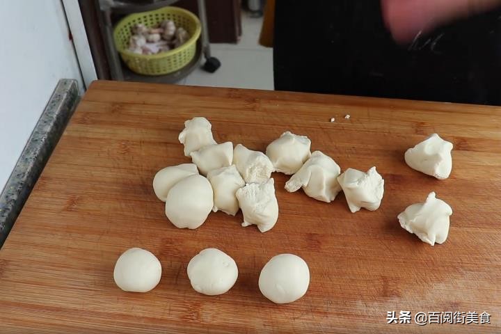 地锅鸡怎样做才好吃呢,正宗的地锅鸡做法教程