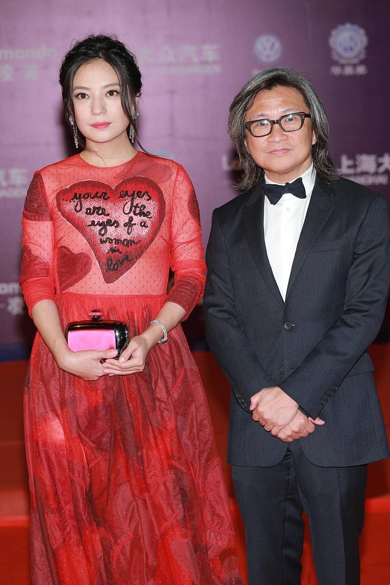 赵薇减龄装扮,赵薇红头纱